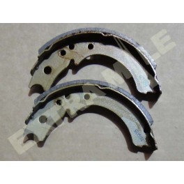 46530.963 HAND BRAKE BONDED SHOE SET 35MM WIDE SUIT ISUZU